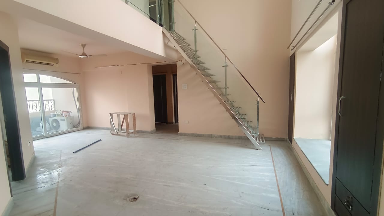 Semi Furnished 4bhk in ABC, Near Rajiv Bhawan, GS Road, SATSANG VIHAR, Tarun Nagar, Guwahati, Assam, India for Rent